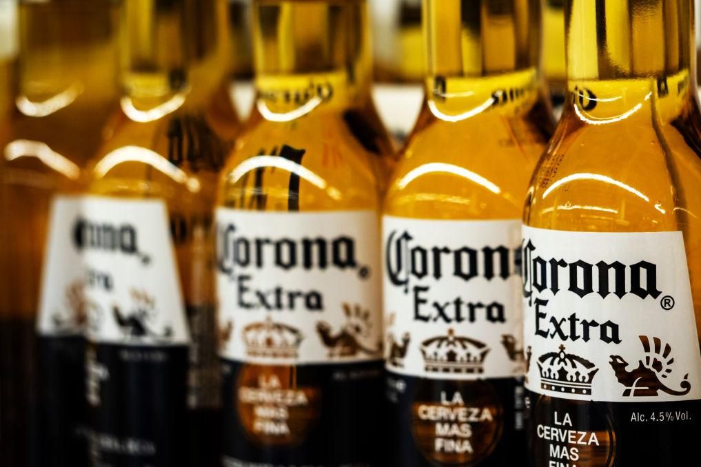Испугались названия: любители пива в США избегают бренд Corona в условиях вспышки коронавируса  