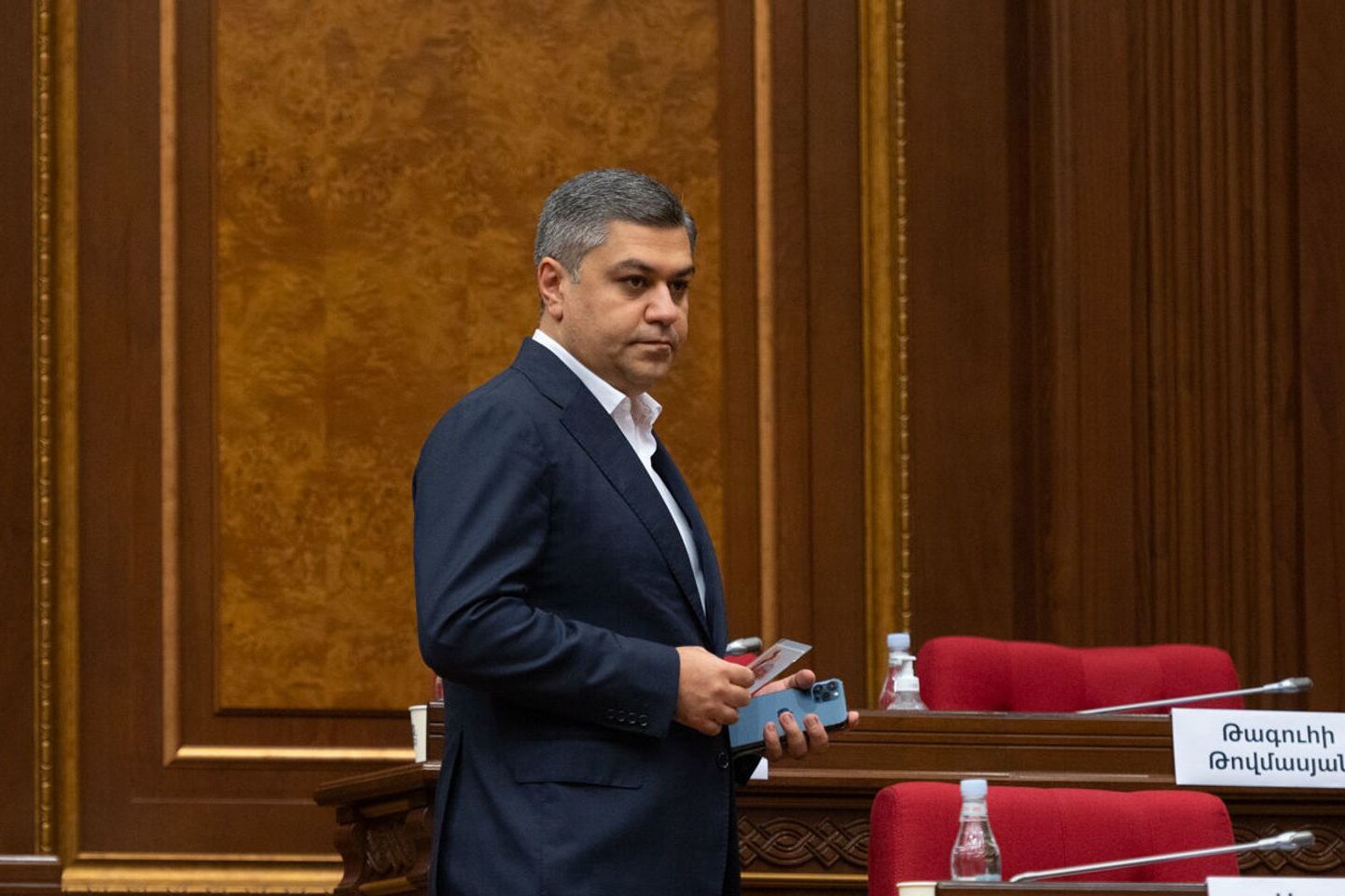 Артур Ванецян сложил депутатский мандат