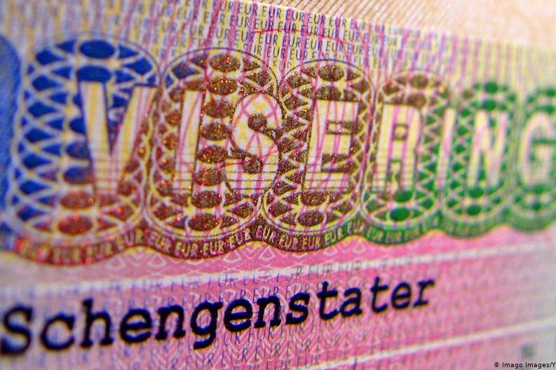 ЕС не намерен выдавать шенгенские визы на основании прививок от SARS-CoV-2