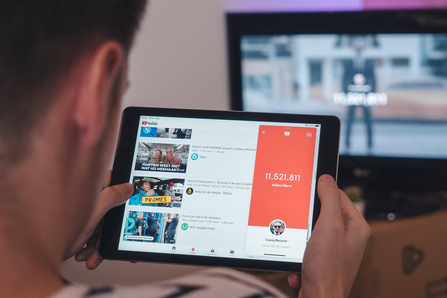 YouTube начнет демонетизировать каналы, выпускающие низкокачественный контент для детей 