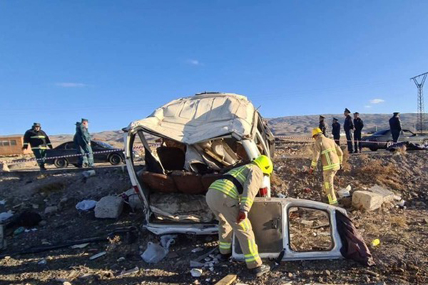 МЧС Армении: В аварии с участием пассажирского микроавтобуса пострадали 10 человек