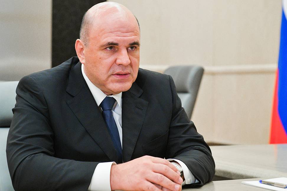 Мишустин продлил ограничения на въезд иностранцев в Россию