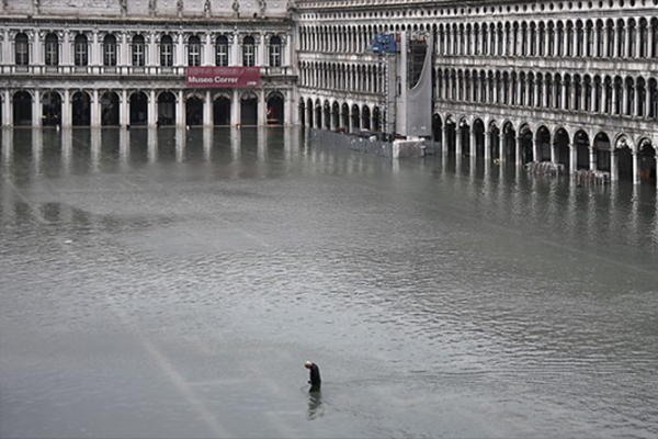 Ситуация драматическая: самое сильное наводнение в Венеции за 50 лет, и улучшения погоды в ближайшие дни не предвидится