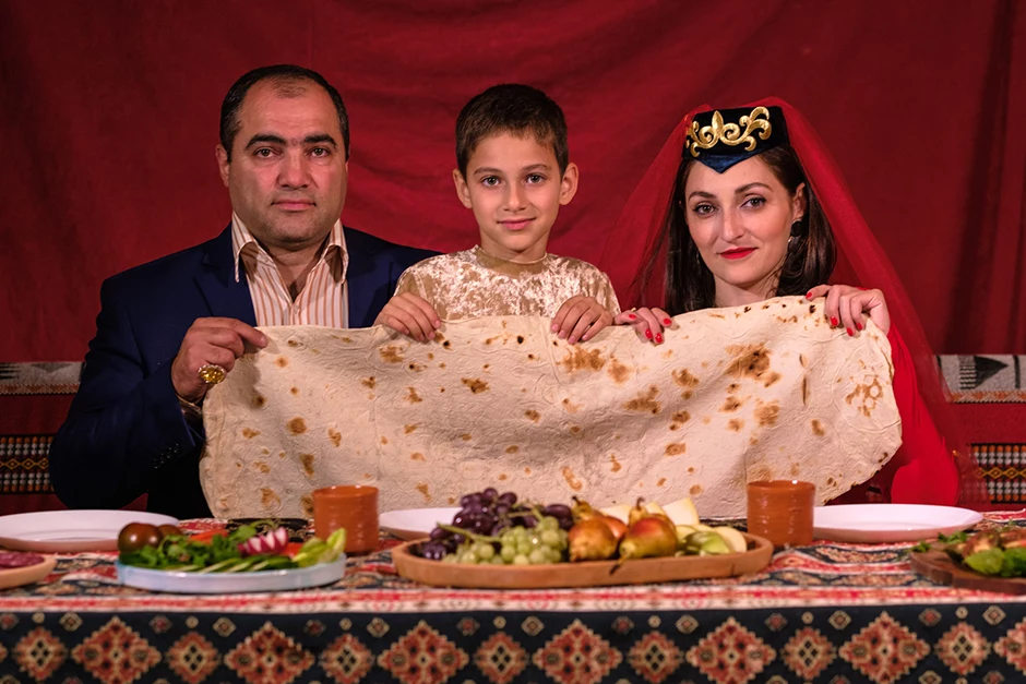 Гениальность рецептов в простоте: российский журнал «The Village» об особенностях армянской кухни, возраст которой составляет более 2500 лет