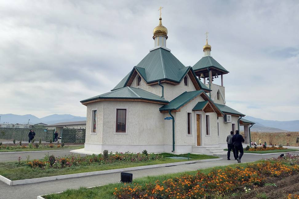 Արցախում բացվել է առաջին ուղղափառ եկեղեցին, տեղադրվել է խաղաղապահի հուշարձանը