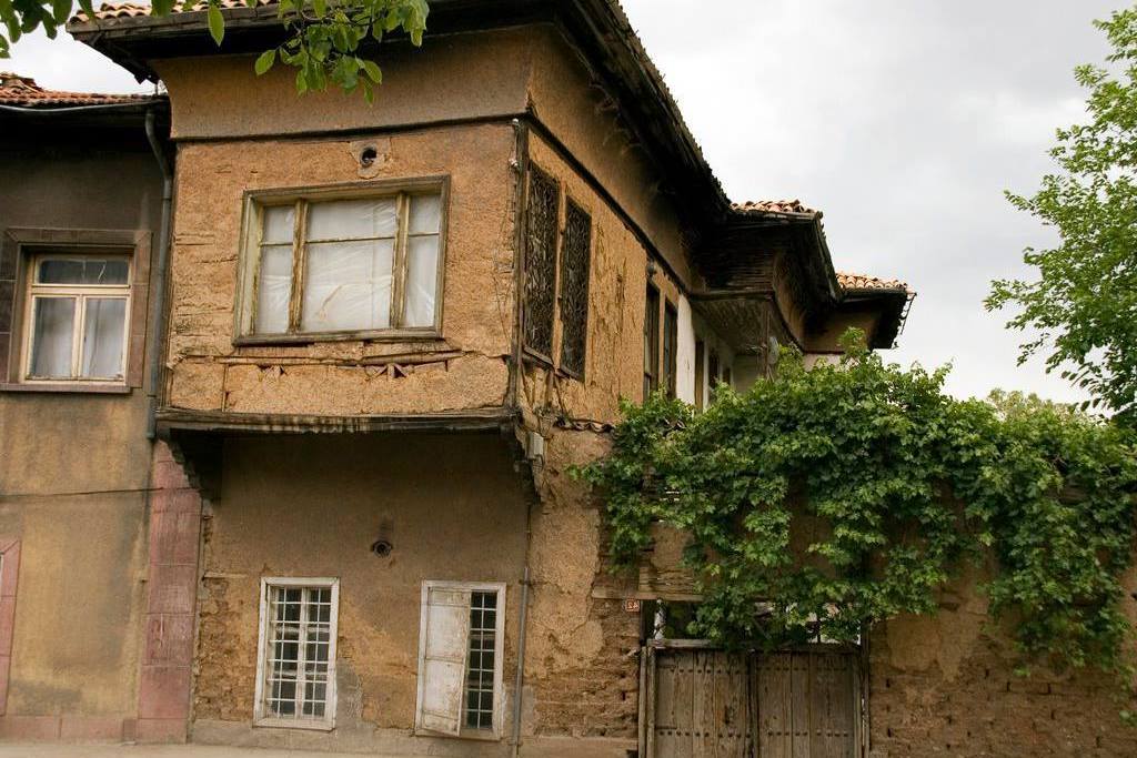Построенные армянскими мастерами в 150-200 лет назад дома в турецкой Малатье устояли, в то время как большинство новостроек рухнуло