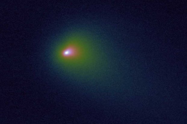 Ядро недавно открытой кометы распадается на части