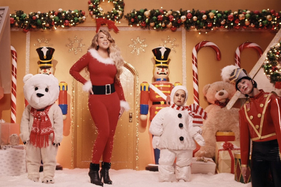 Рождественская песня Мэрайи Кэри «All I Want for Christmas Is You» возглавила Billboard Hot 100 четвертый декабрь подряд
