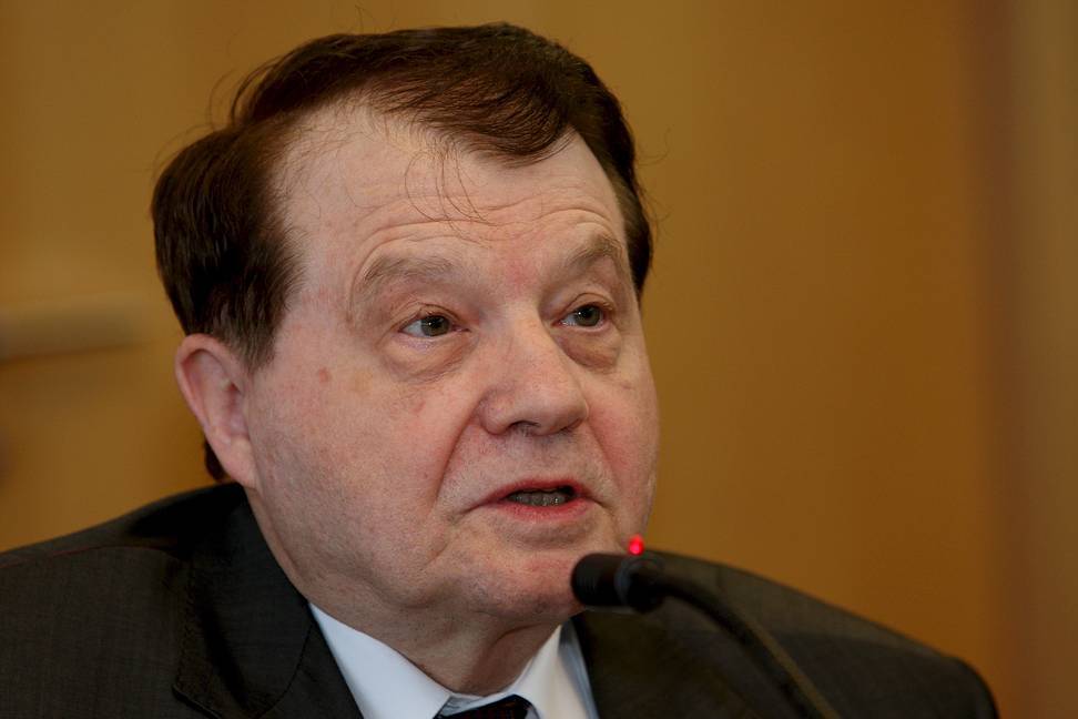 Covid-19 был создан учеными в лаборатории, заявил первооткрыватель ВИЧ