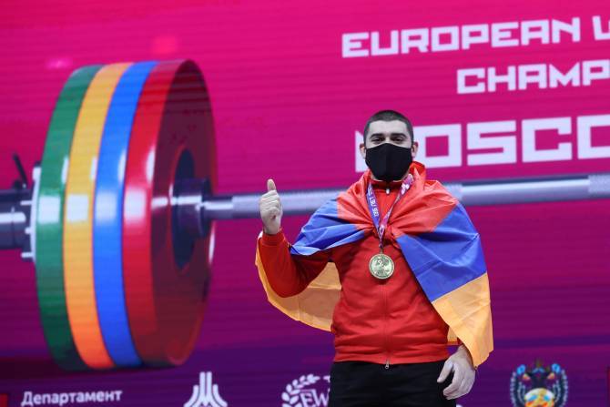 Тяжелоатлет Карен Авагян стал чемпионом Европы до 23 лет