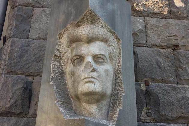 Լեոնիդ Ազգալդյանի հուշարձանը վնասած 58-ամյա երևանցին ձերբակալվել է
