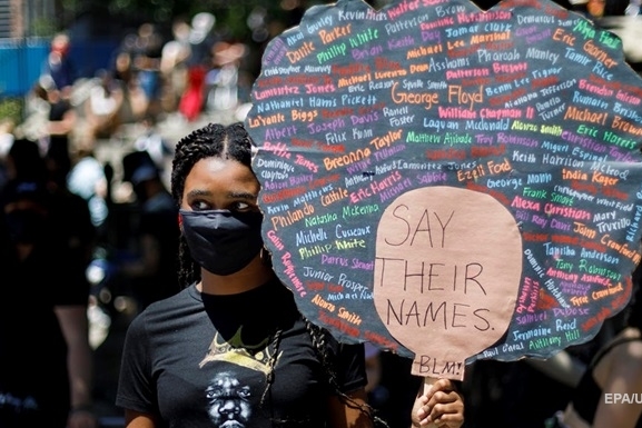 Власти США не наблюдают роста числа заражений коронавирусом с момента начала массовых протестов