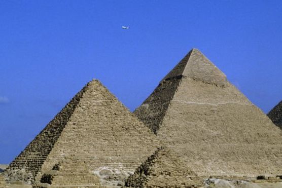 Маск заявил, что египетские пирамиды построили инопланетяне: власти Египта пригласили его посетить страну и лично убедиться в том, что это не так