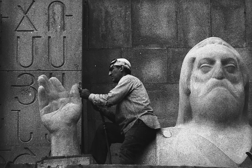 Скульптор Гукас Чубарян — автор многочисленных работ, которые стали символами армянской столицы