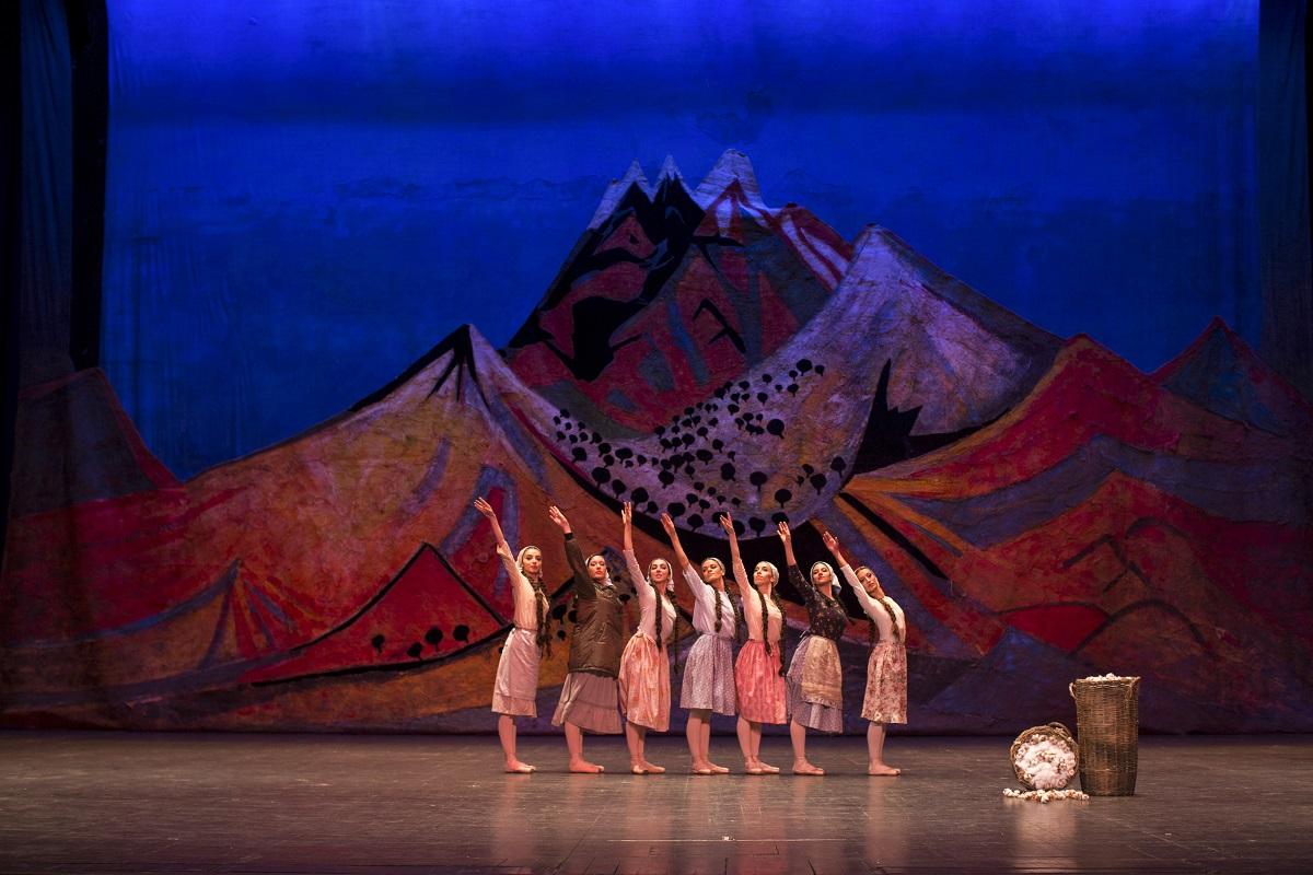 Как создавался «Танец с саблями» и почему фильм об Араме Хачатуряне – главная армянская картина года в мировом прокате? 