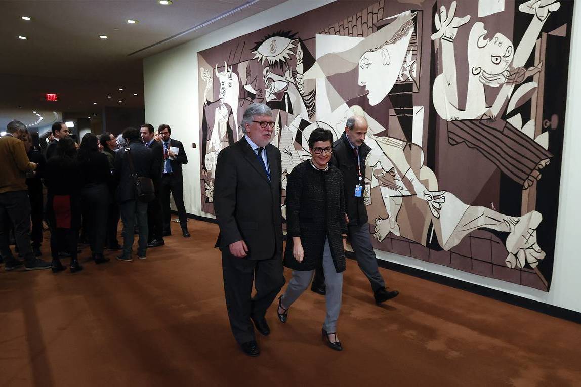 ООН вернула гобелен с изображением «Герники» Пикассо его владельцу – Нельсону Рокфеллеру-младшему