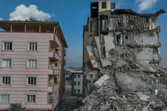 Еще два землетрясения произошли в Турции: есть погибшие 