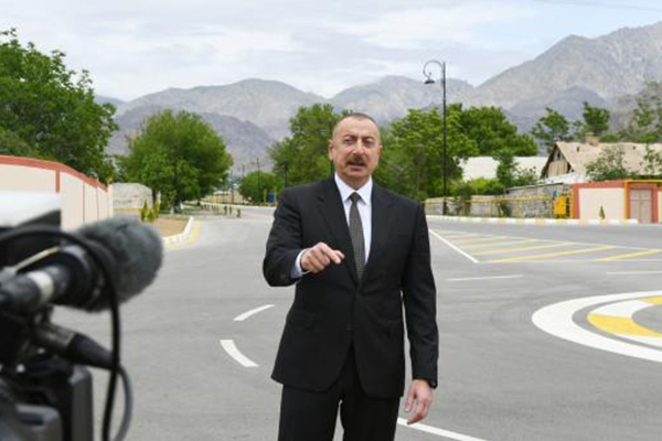 Алиев рекомендовал Франции и Канаде не вмешиваться в дела Азербайджана