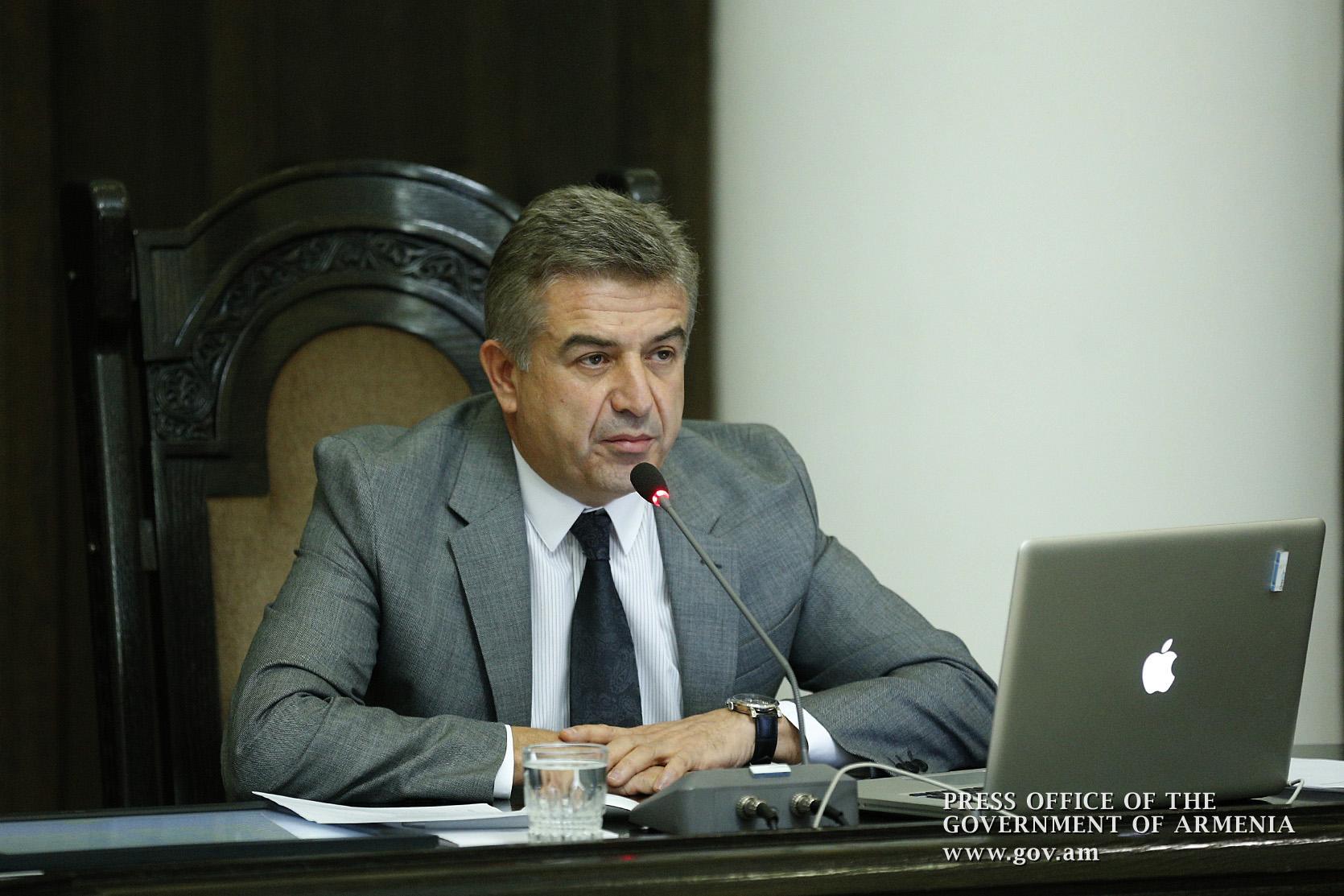 Նոր վարչապետին կառավարության նիստում միակ շնորհավորողը Երեւանի քաղաքապետն էր