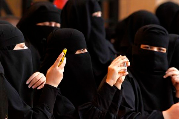 Женщин в Саудовской Аравии будут оповещать о разводе по СМС