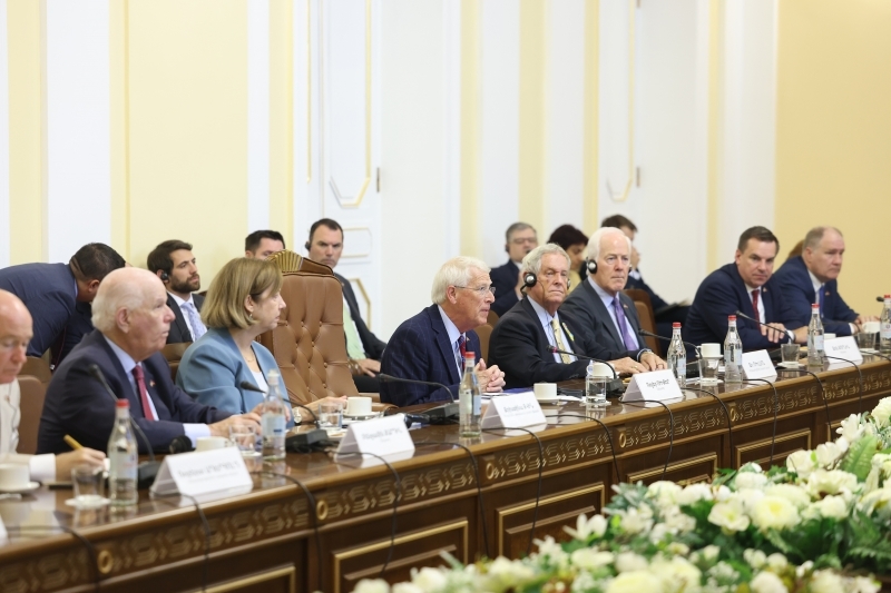 США могут обеспечить устойчивость Армении к внешнему давлению: Джо Уилсон