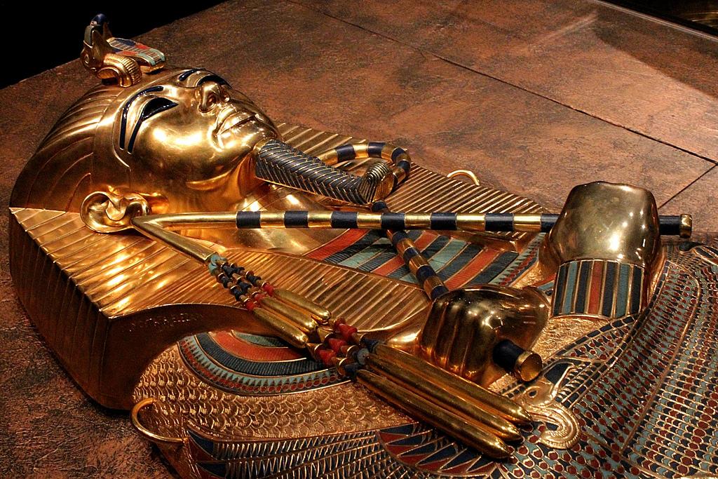 Саркофаг Тутанхамона впервые за тысячелетия покидает свое первоначальное место нахождения