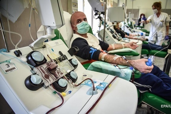 Столетний метод лечения против COVID-19: в Канаде создают инфраструктуру для забора плазмы у выздоровевших пациентов