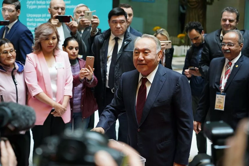 Возглавляемая Нурсултаном Назарбаевым партия победила на парламентских выборах в Казахстане
