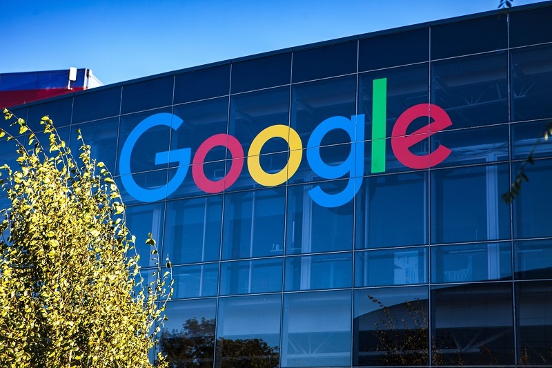 Компания Google приостанавливает возможность для российских государственных СМИ зарабатывать деньги на своих платформах