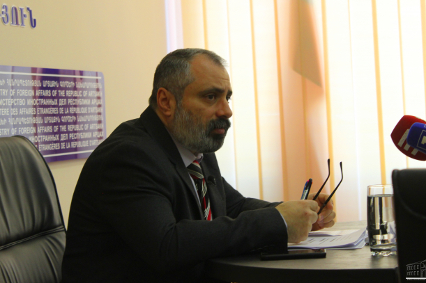 Глава МИД Арцаха: Возвращение беженцев – армян и азербайджанцев – может быть только зеркальным