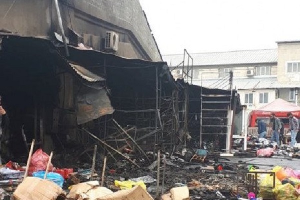 Крупный пожар в ТЦ «Сурмалу»: на место происшествия выехало 14 боевых расчетов, прибыл также министр