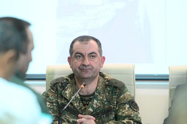 Глава ГШ Армении: Азербайджанцы расчленили женщину-военнослужащего, отрезали ноги, пальцы