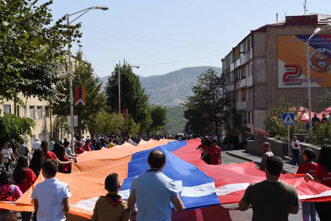 По случаю Дня независимости Арцаха в Степанакерте пройдет шествие и состоится митинг