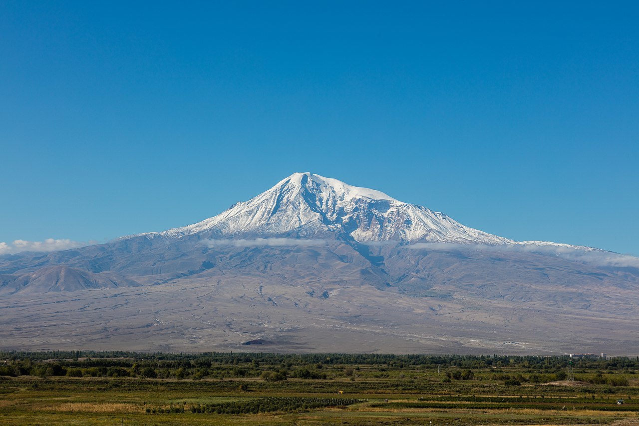 Царственный владыка всей местности: история священной горы армян в трактовке Евгения Маркова (часть 2) 