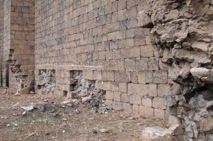 UNESCO-ի համաշխարհային ժառանգության ցանկում ներառված Դիարբեքիրի պատմական պարսպի քարերը տեղահան են արվում և վաճառվում