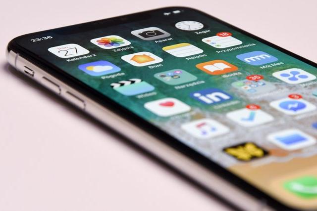 Новые iPhone станут полностью беспроводными: в Apple больше не видят смысла в портах