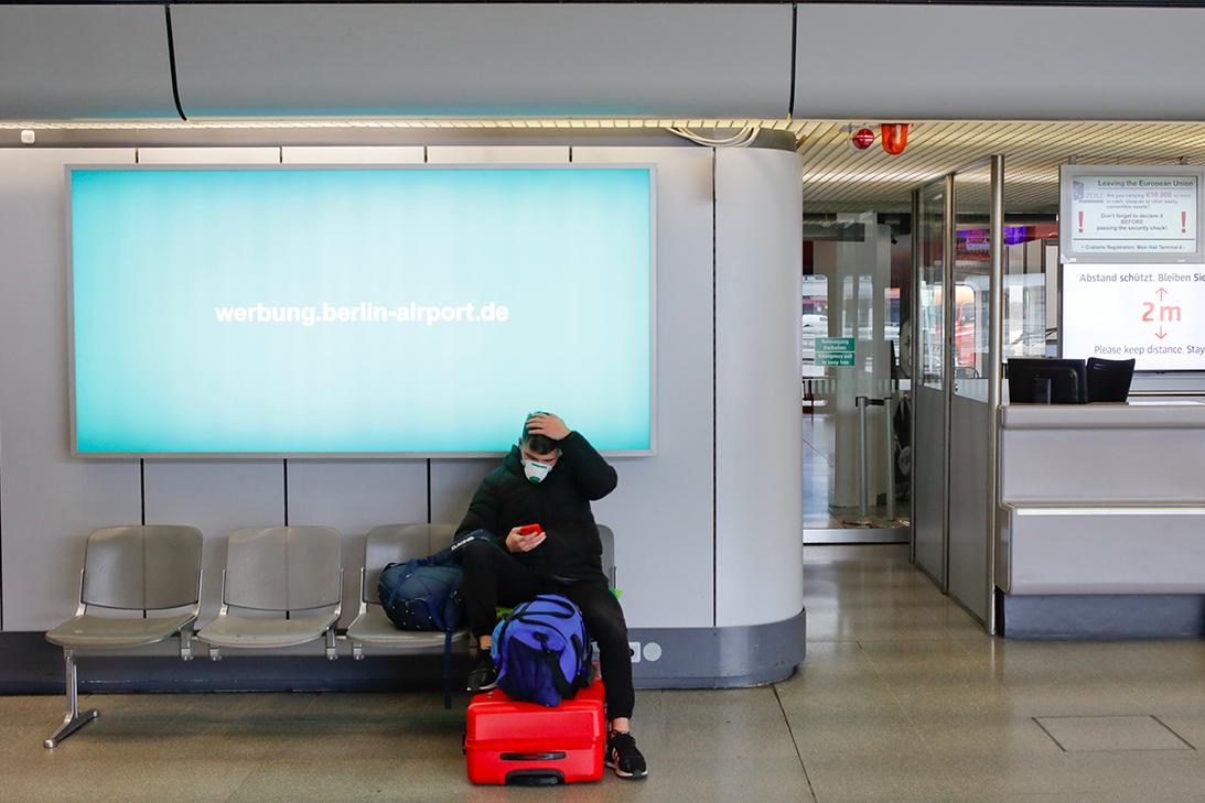 Россия прекратила вывоз своих граждан из других стран. Что важно знать