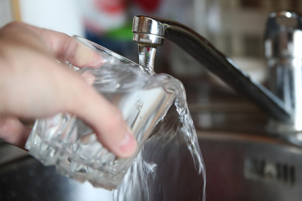 Более десятка городов Украины лишены доступа к питьевой воде – омбудсмен