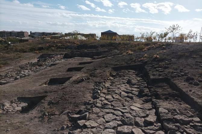 Уникальное монументальное сооружение VII века до н.э.: новая находка армянских археологов на раскопках «Кармир Блура»