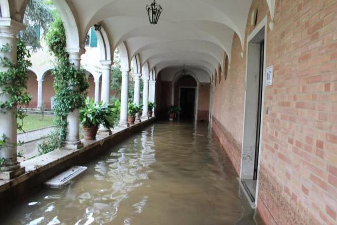 Մխիթարյան միաբաններն տեղական ուժերով վերացրել են Սուրբ Ղազար կղզու աղետալի վիճակի հետևանքները