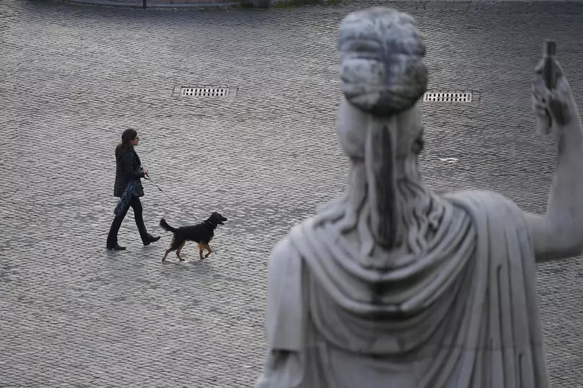 В Италии постепенно открываются стратегические предприятия