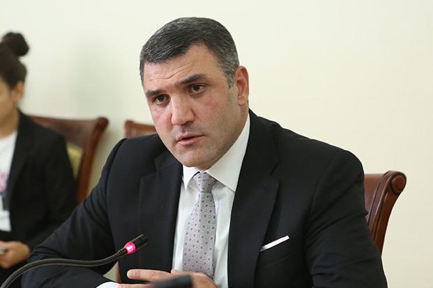 Экс-генпрокурор Армении пригласил премьер-министра на публичные обсуждения по делу 1 марта