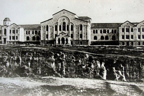 История  школы Нерсисян в Тифлисе: она определила судьбу армянского народа на многие годы вперед