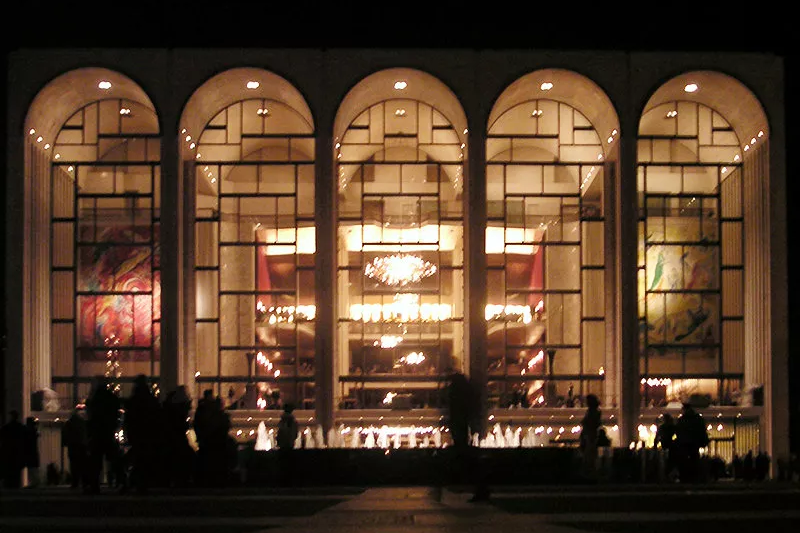 Вынужденное решение: нью-йоркский театр Метрополитен опера oтменяет свой осенний сезон