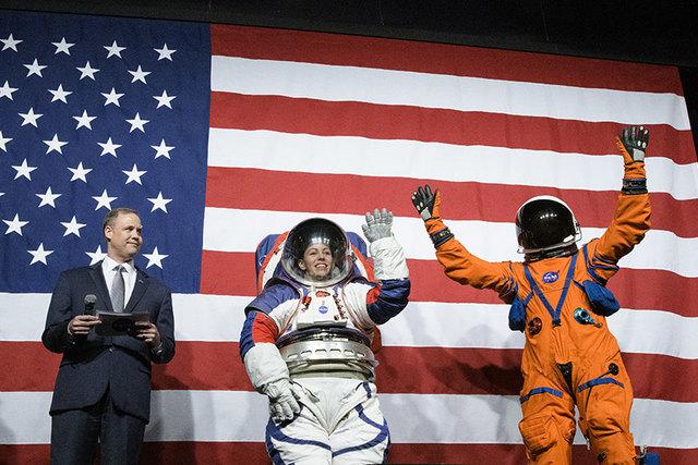 Космическое дефиле: NASA устроило показ лунных мод