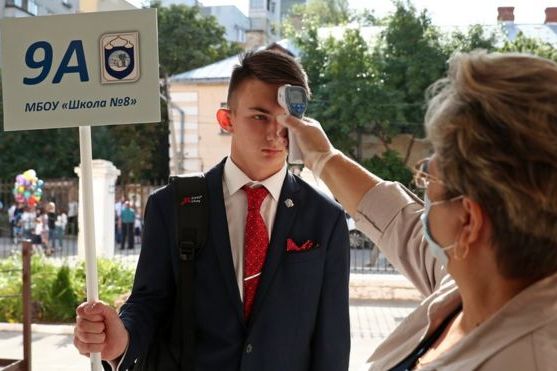 Первый школьный день в мире в эпоху коронавируса: фотогалерея 