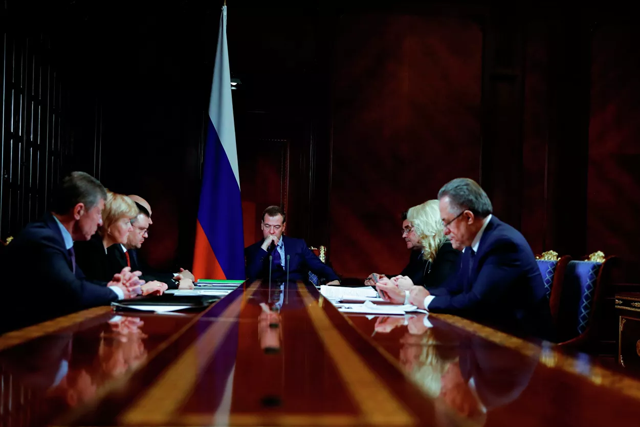 Медведев утвердил перерегистрацию цен на жизненно важные лекарства