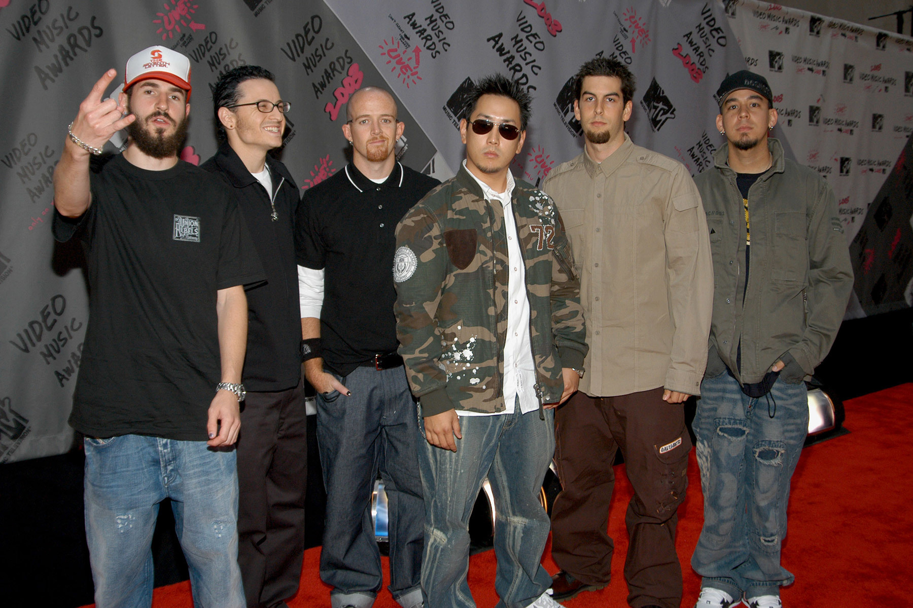 Рок-группа Linkin Park анонсировала выход ранее неизданной песни «Lost» из архивов альбома «Meteora»
