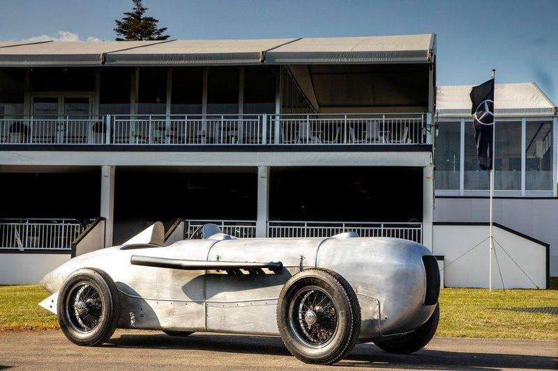 Mercedes-Benz представит реконструкцию гоночного автомобиля SSKL, созданного в 1932 году