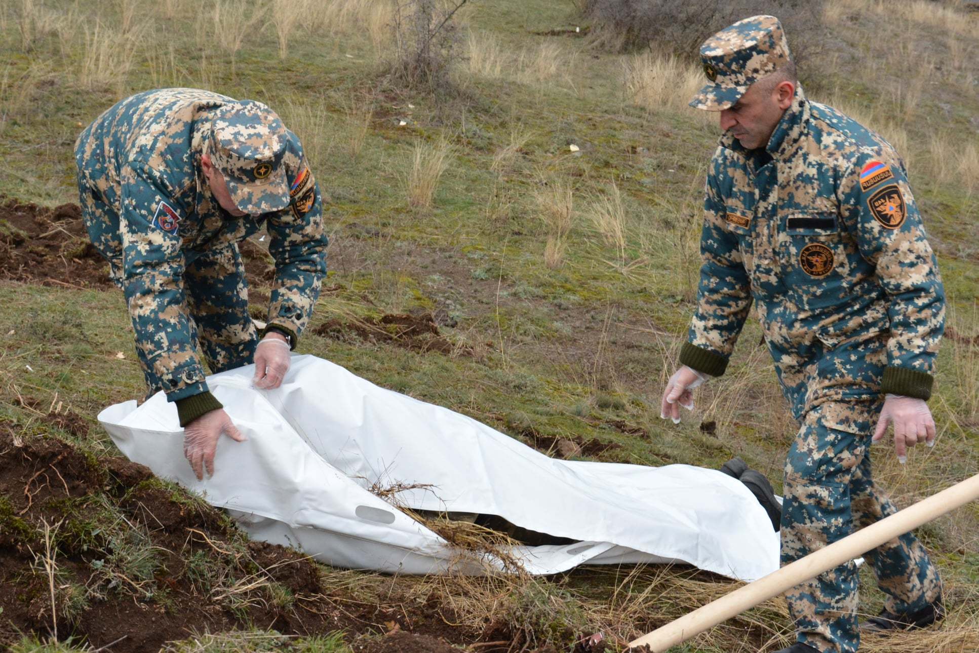 Обнаружены тела еще восьмерых военнослужащих